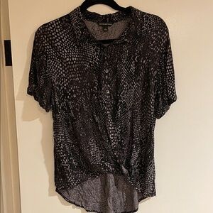 Rock & Republic Black and Gray Snakeskin Print Button Down Shirt